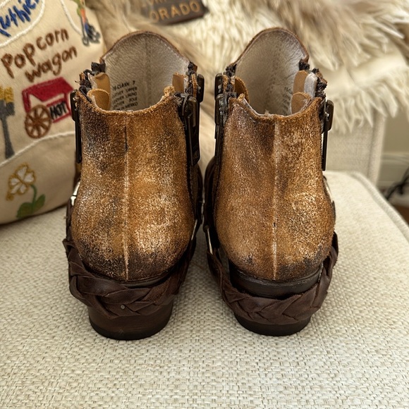 FREE BIRD DISTRESSED BROWN ankle boot - Picture 3 of 8